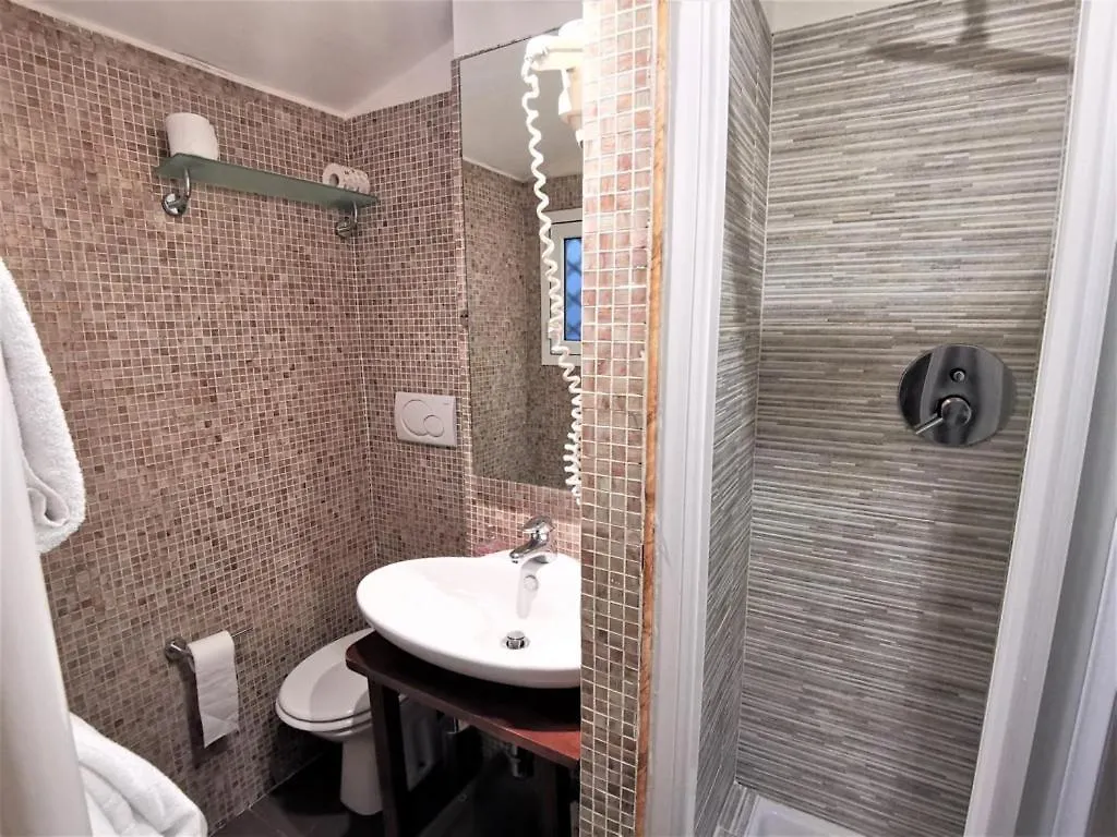 Flann O'Brien Rooms Rome