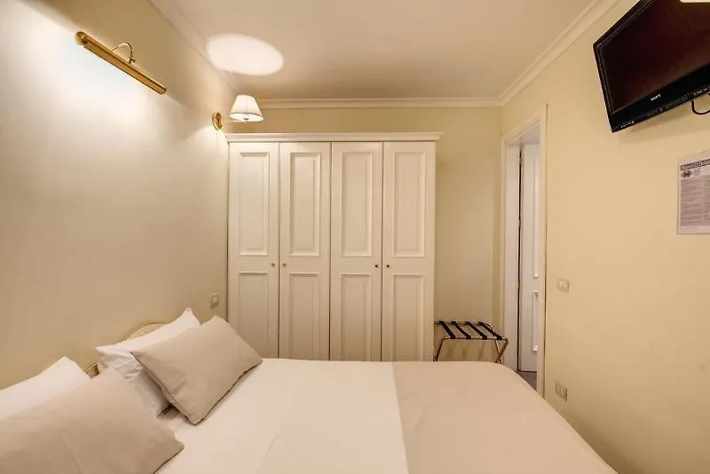 Flann O'Brien Rooms Rome 3*,  Italy