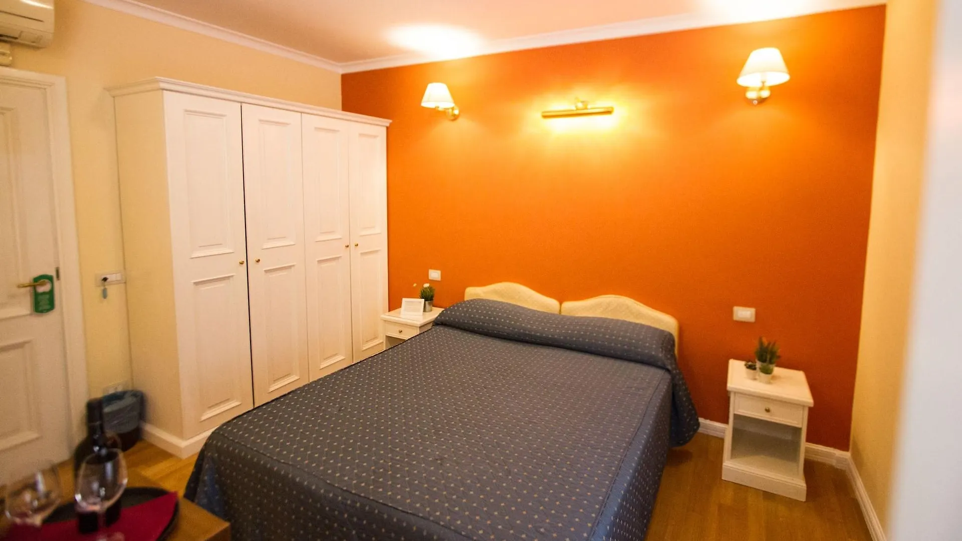 Flann O'Brien Rooms Rome Italy