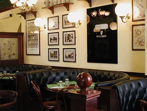 Flann O'Brien Rooms Rome Guest house